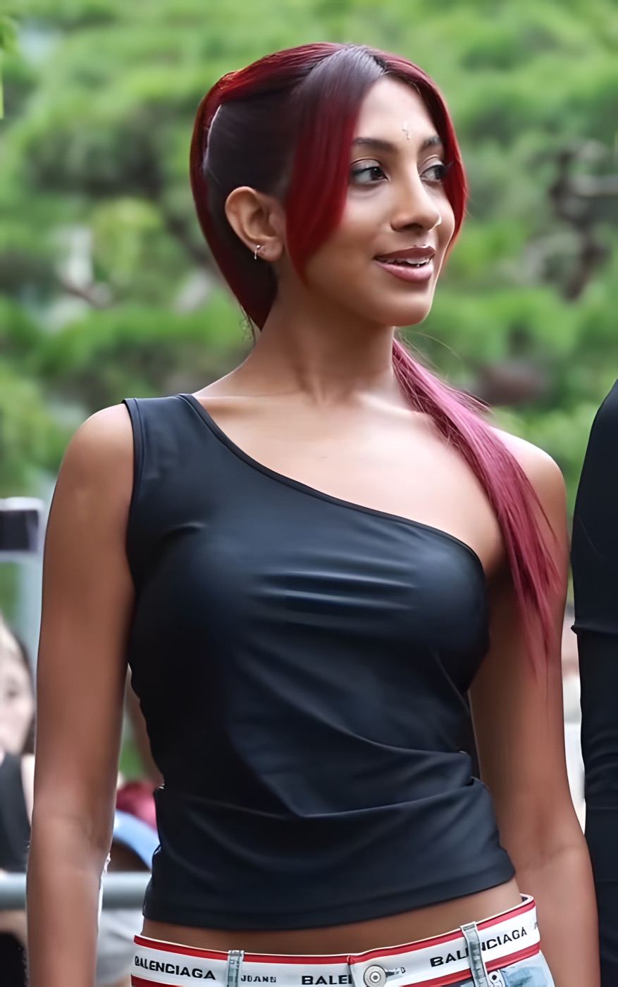 Lara Raj of KATSEYE.