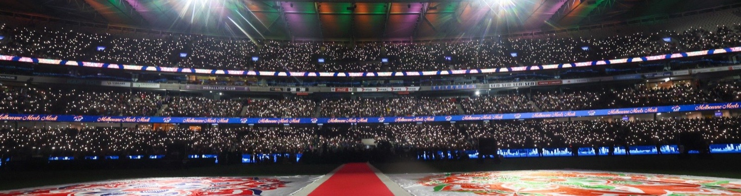 More than 30,000 fill Marvel Stadium, phone lights raised, for Melbourne Meets Modi